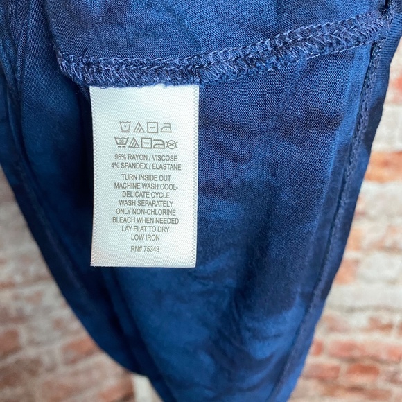 Tahari Womenʻs Blue and Black Tie Dye Ruched Sleeve Blouse Large - Picture 5 of 5